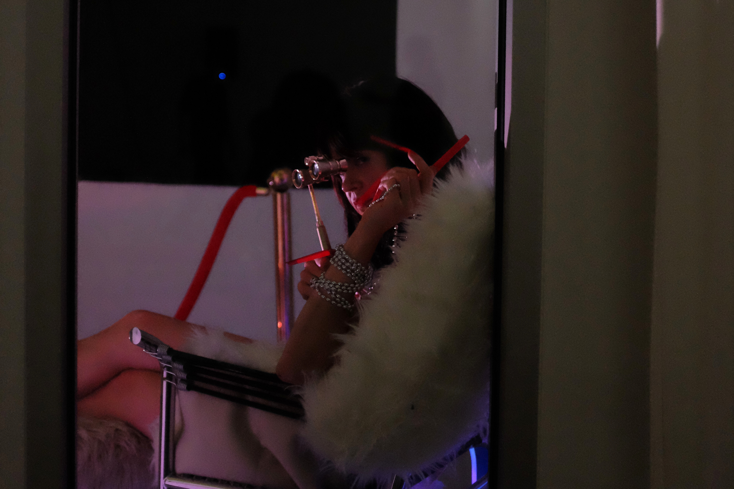 Durational performance. Rin Peisert.